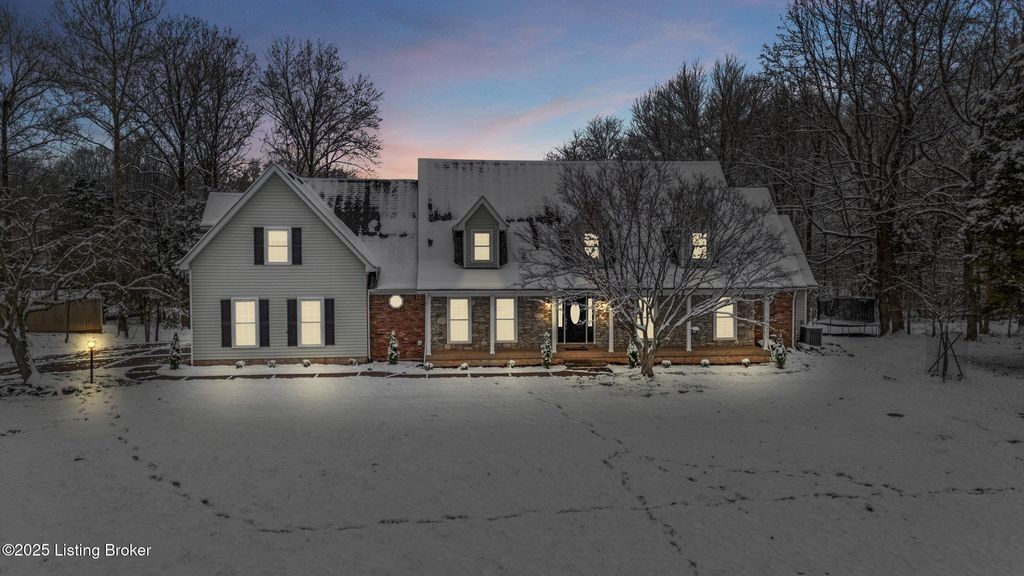 Photo of 7414 Cambridge Dr, Crestwood, KY 40014 (MLS # 1704490)