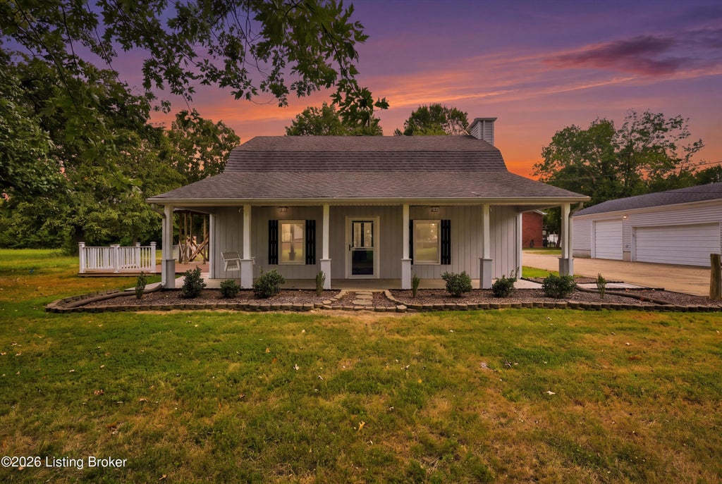 Photo of 8201 Damascus Rd, Louisville, KY 40228 (MLS # 1732135)