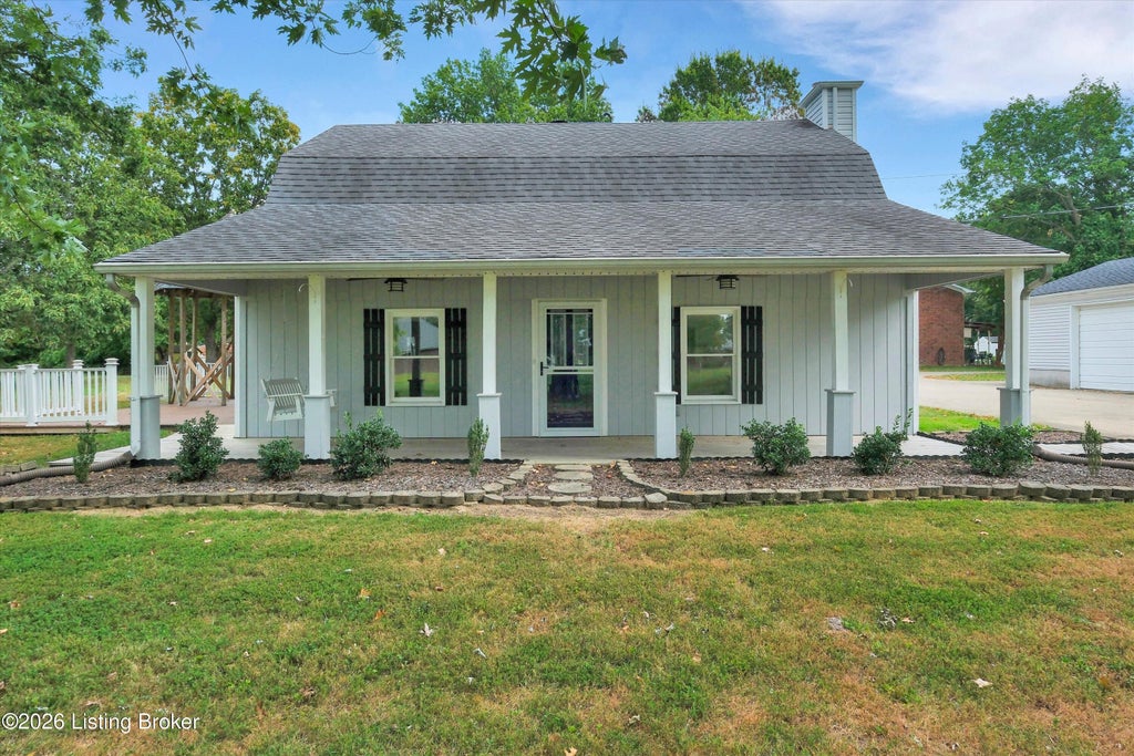 Photo of 8201 Damascus Rd, Louisville, KY 40228 (MLS # 1732135)