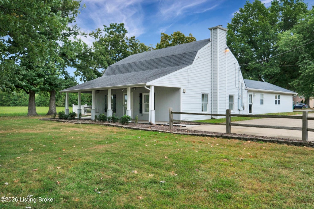 Photo of 8201 Damascus Rd, Louisville, KY 40228 (MLS # 1732135)
