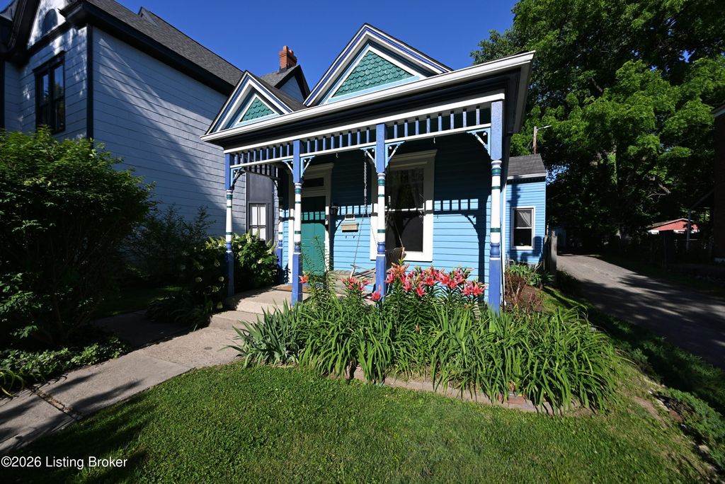 Photo of 1415 S Brook St, Louisville, KY 40208 (MLS # 1717271)