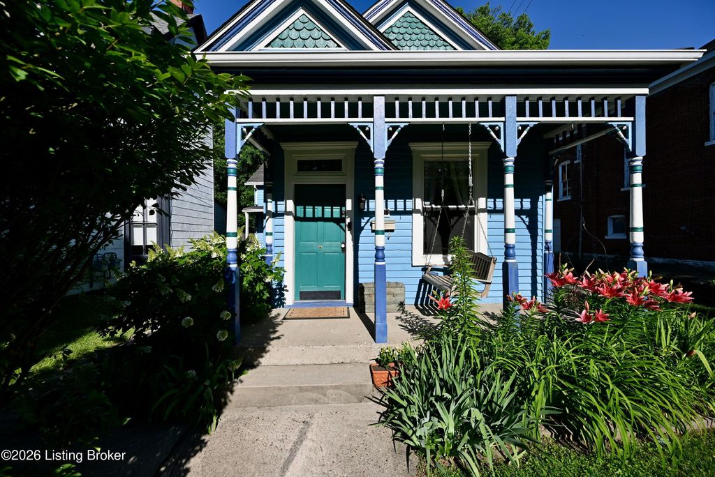 Photo of 1415 S Brook St, Louisville, KY 40208 (MLS # 1717271)