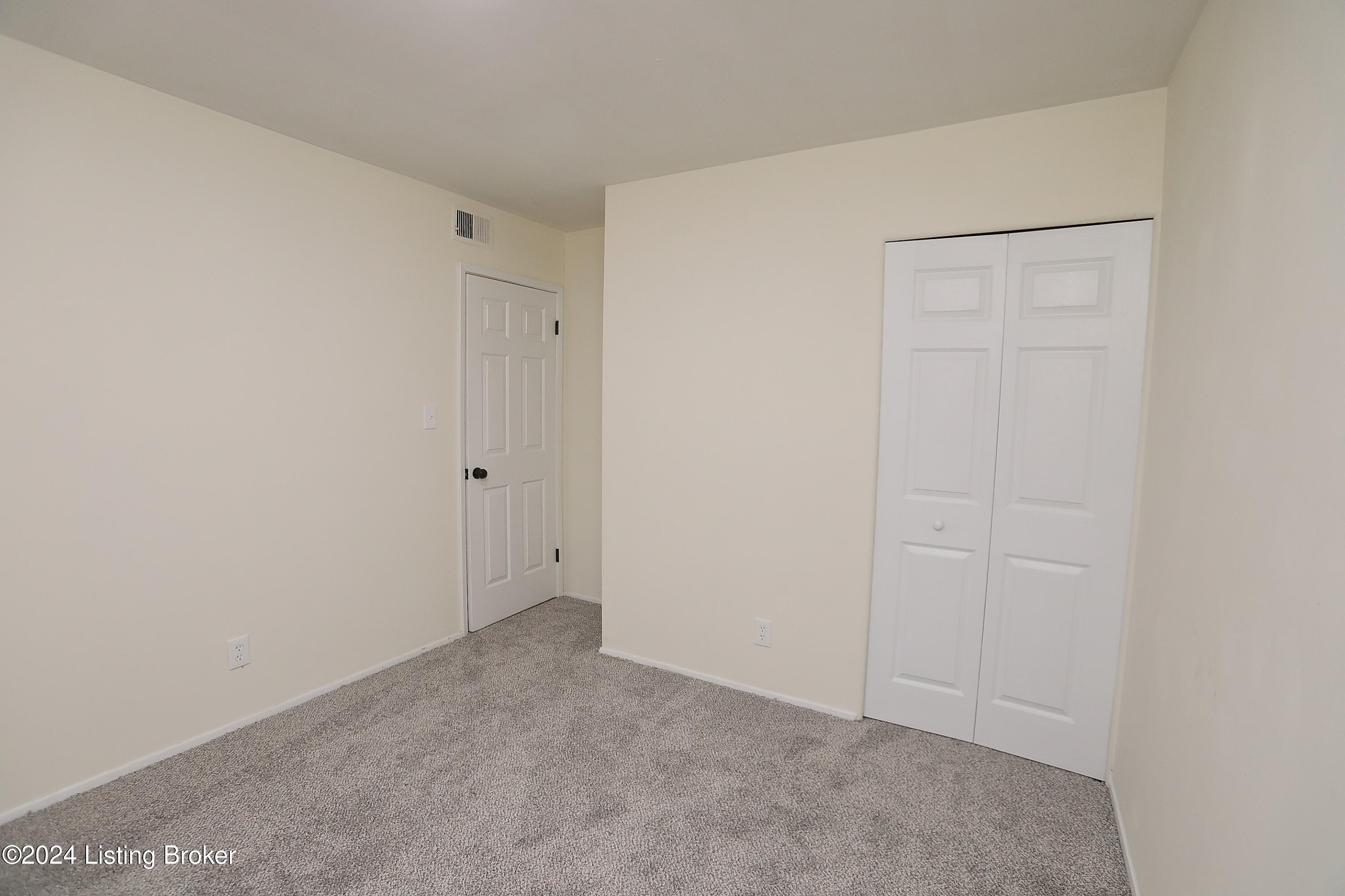 701 Glengarry Dr, Fairdale, Kentucky image 20