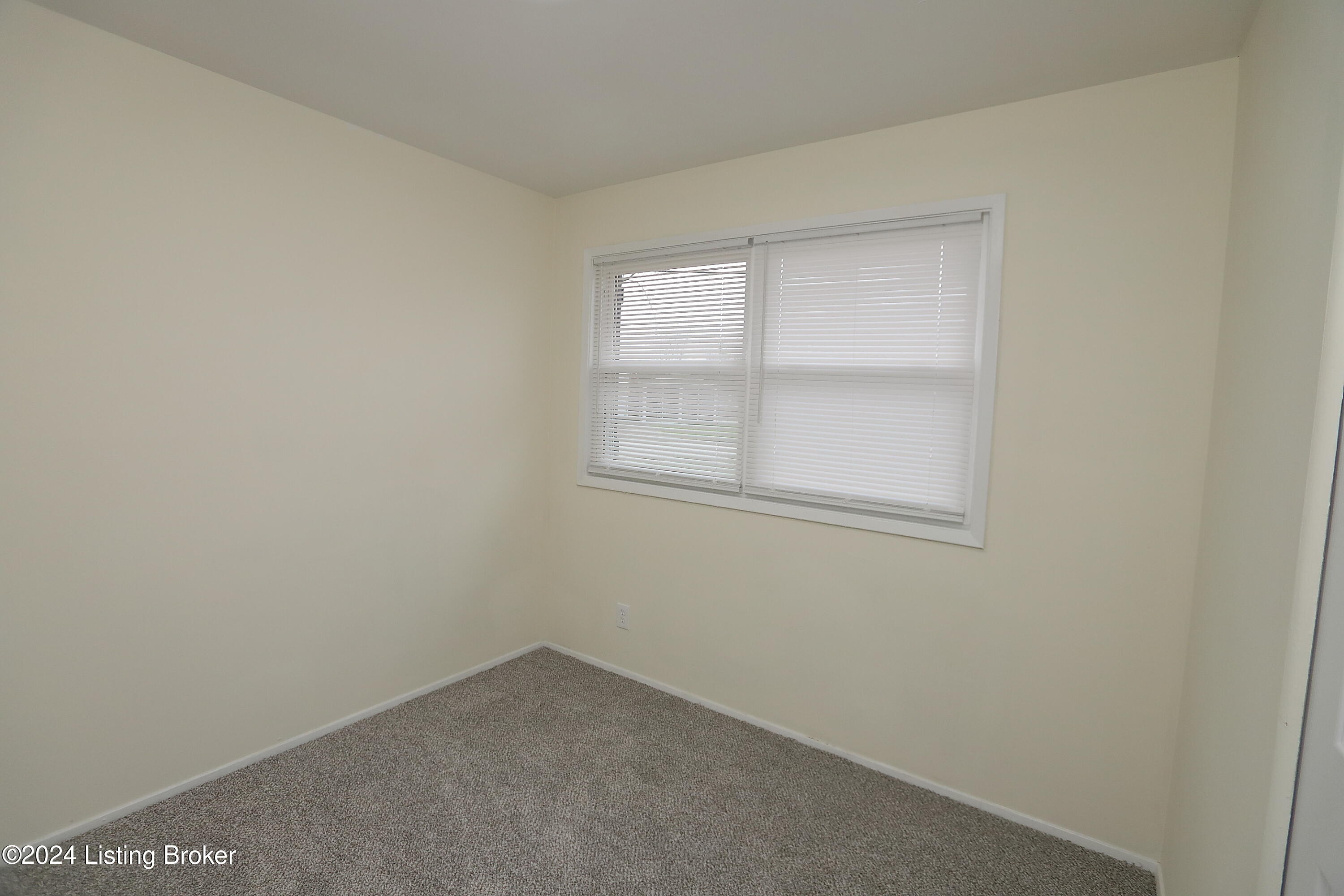 701 Glengarry Dr, Fairdale, Kentucky image 23
