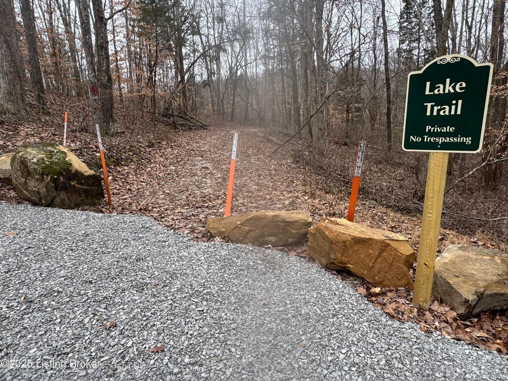 Photo of 129 Conoloway Bay Dr, Clarkson, KY 42726 (MLS # 1709495)