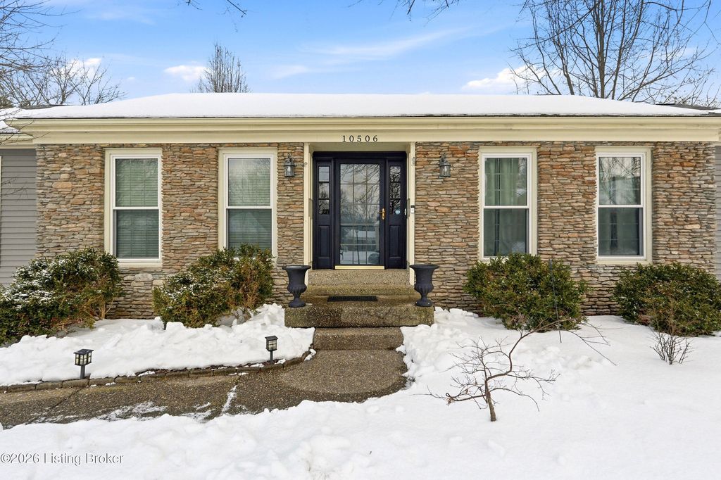 Photo of 10506 Larkhall Ct, Louisville, KY 40223 (MLS # 1708413)