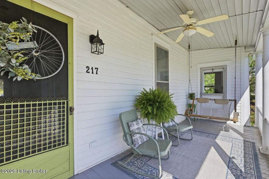 Photo of 217 W Walnut St, Leitchfield, KY 42754 (MLS # 1715413)