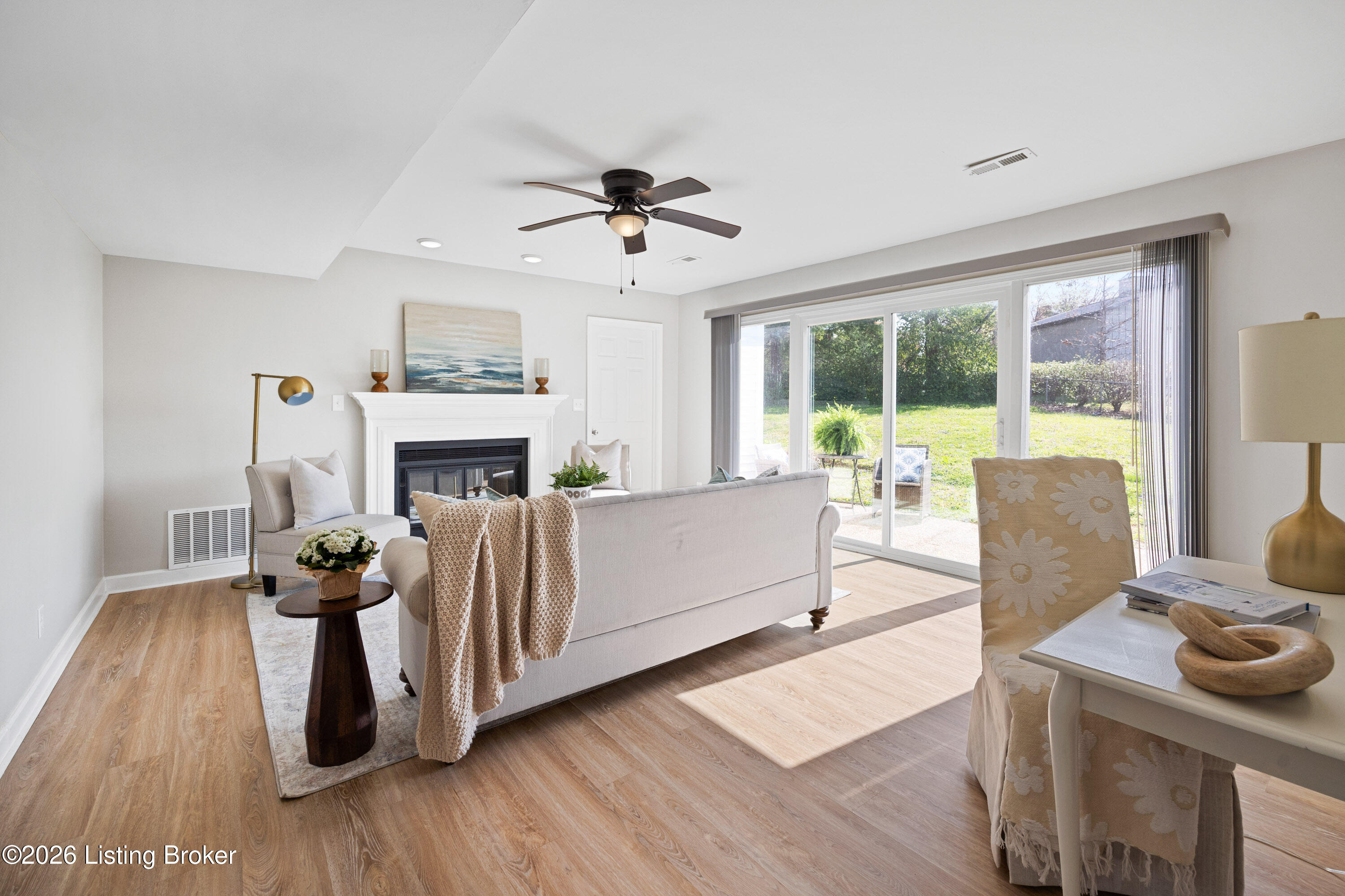 3103 Carriage Hill Dr