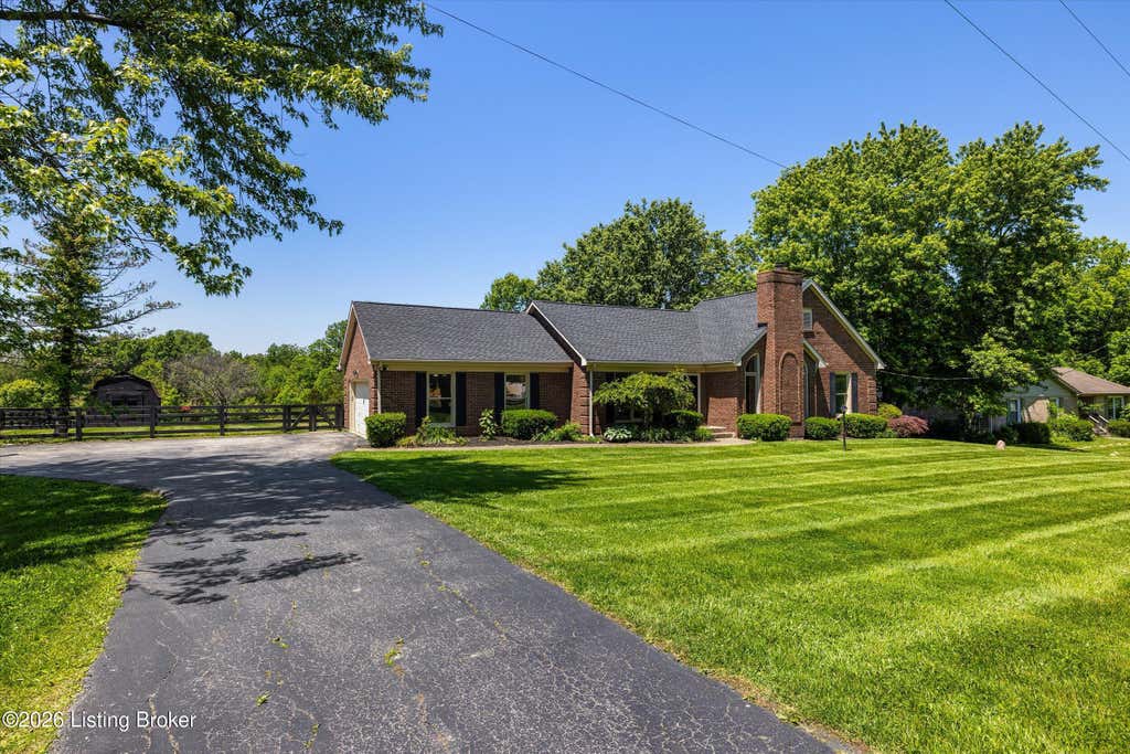 Photo of 2628 Cedar Point Rd, La Grange, KY 40031 (MLS # 1717193)
