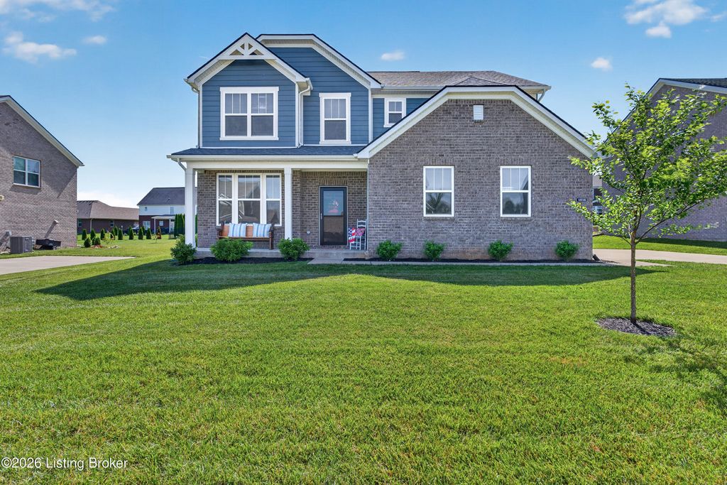 Photo of 1016 Buckthorn Trace, La Grange, KY 40031 (MLS # 1719043)