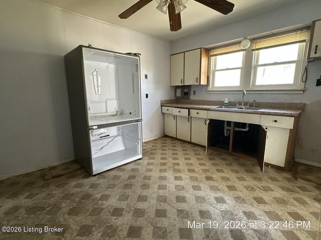 Photo of 2612 Franklin Ave, Louisville, KY 40216 (MLS # 1713097)