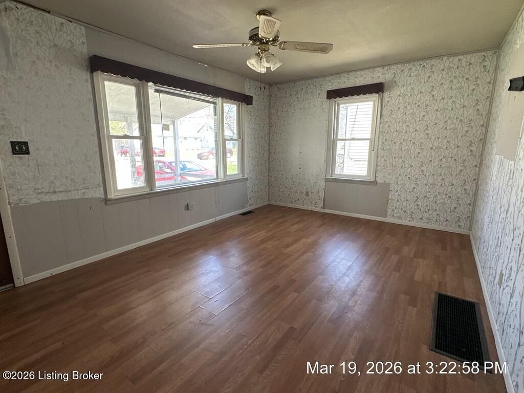 Photo of 2612 Franklin Ave, Louisville, KY 40216 (MLS # 1713097)