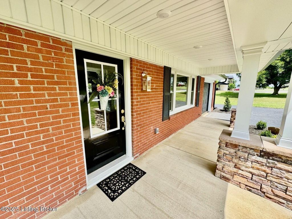 Photo of 879 Lebanon Rd, Springfield, KY 40069 (MLS # 1707607)