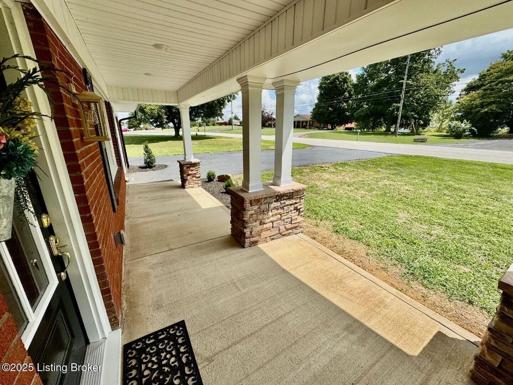 Photo of 879 Lebanon Rd, Springfield, KY 40069 (MLS # 1707607)