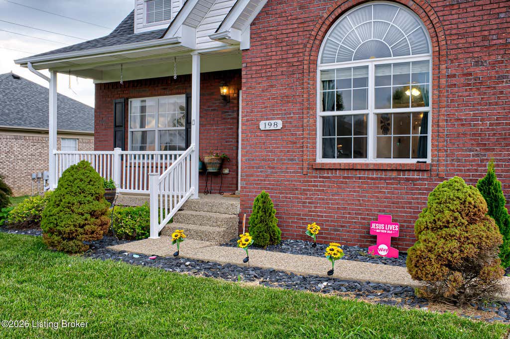 Photo of 198 Spencer Ln, Mt Washington, KY 40047 (MLS # 1726317)