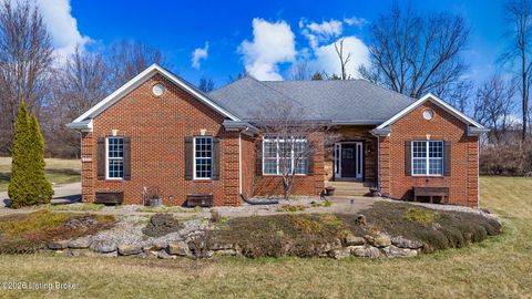 Photo of 2703 Stonefield Ln, La Grange, KY 40031 (MLS # 1710150)