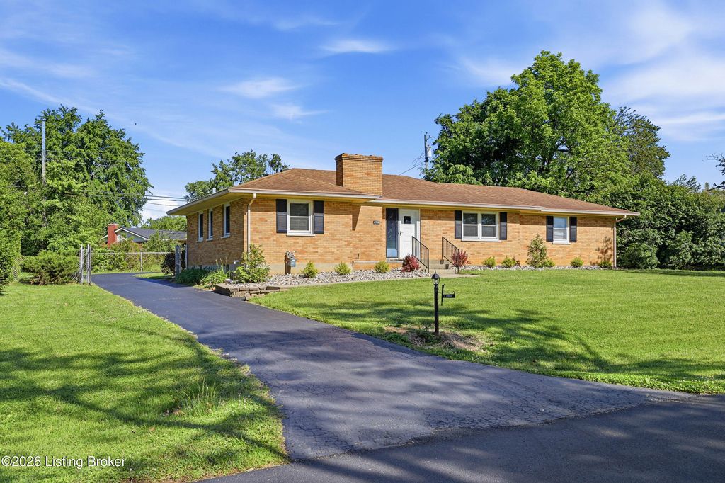 Photo of 4709 Clarmar Rd, Jeffersontown, KY 40299 (MLS # 1716781)