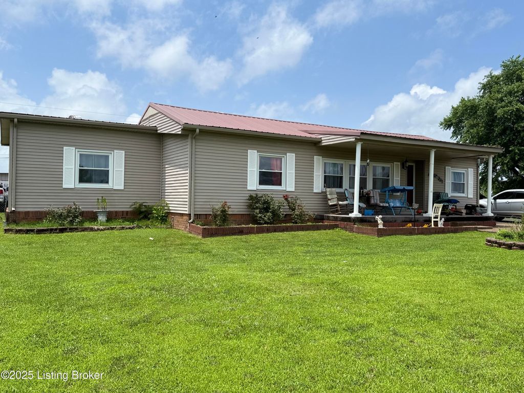 Photo of 425 Oklahoma Rd, Bee Spring, KY 42207 (MLS # 1706187)