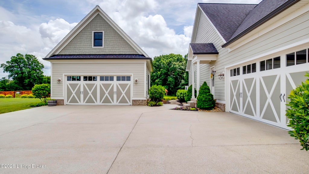 Photo of 290 Lansdowne CRES, Louisville, KY 40245 (MLS # 1723195)