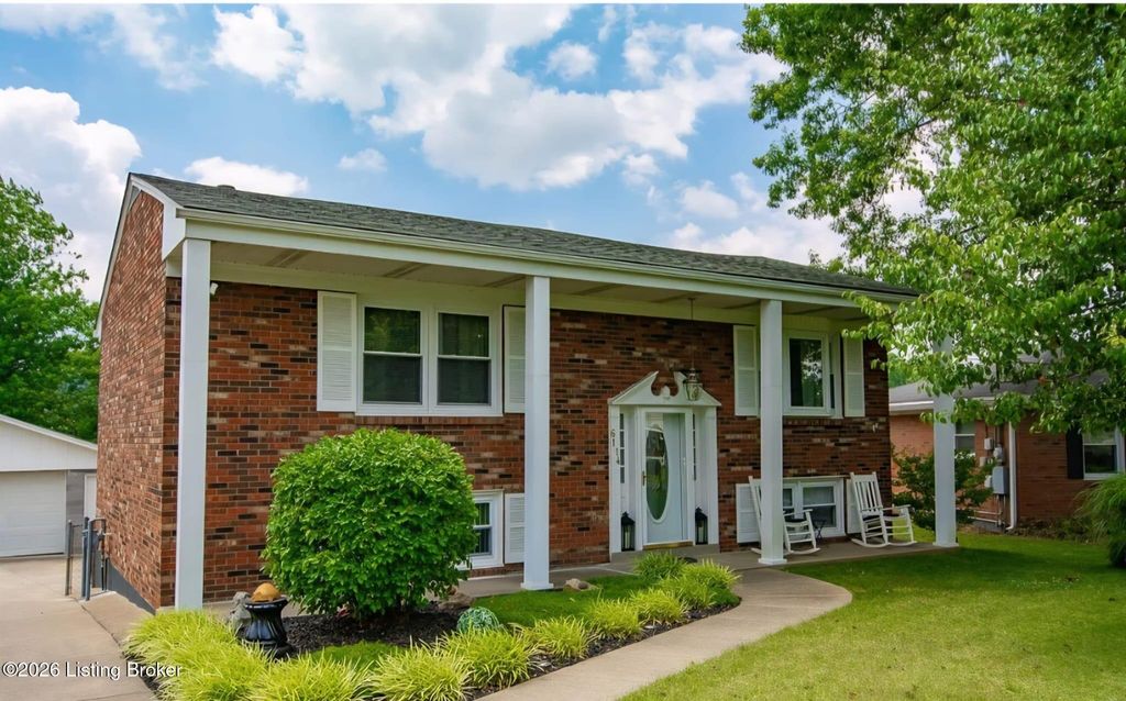 Photo of 6114 Moorhaven Dr, Louisville, KY 40219 (MLS # 1708492)