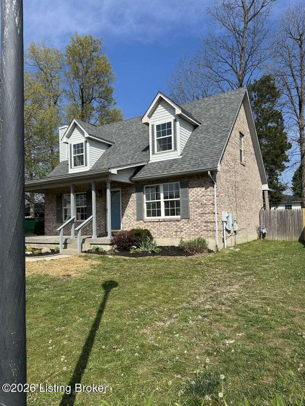 Photo of 435 Tara Cir, Shepherdsville, KY 40165 (MLS # 1714104)