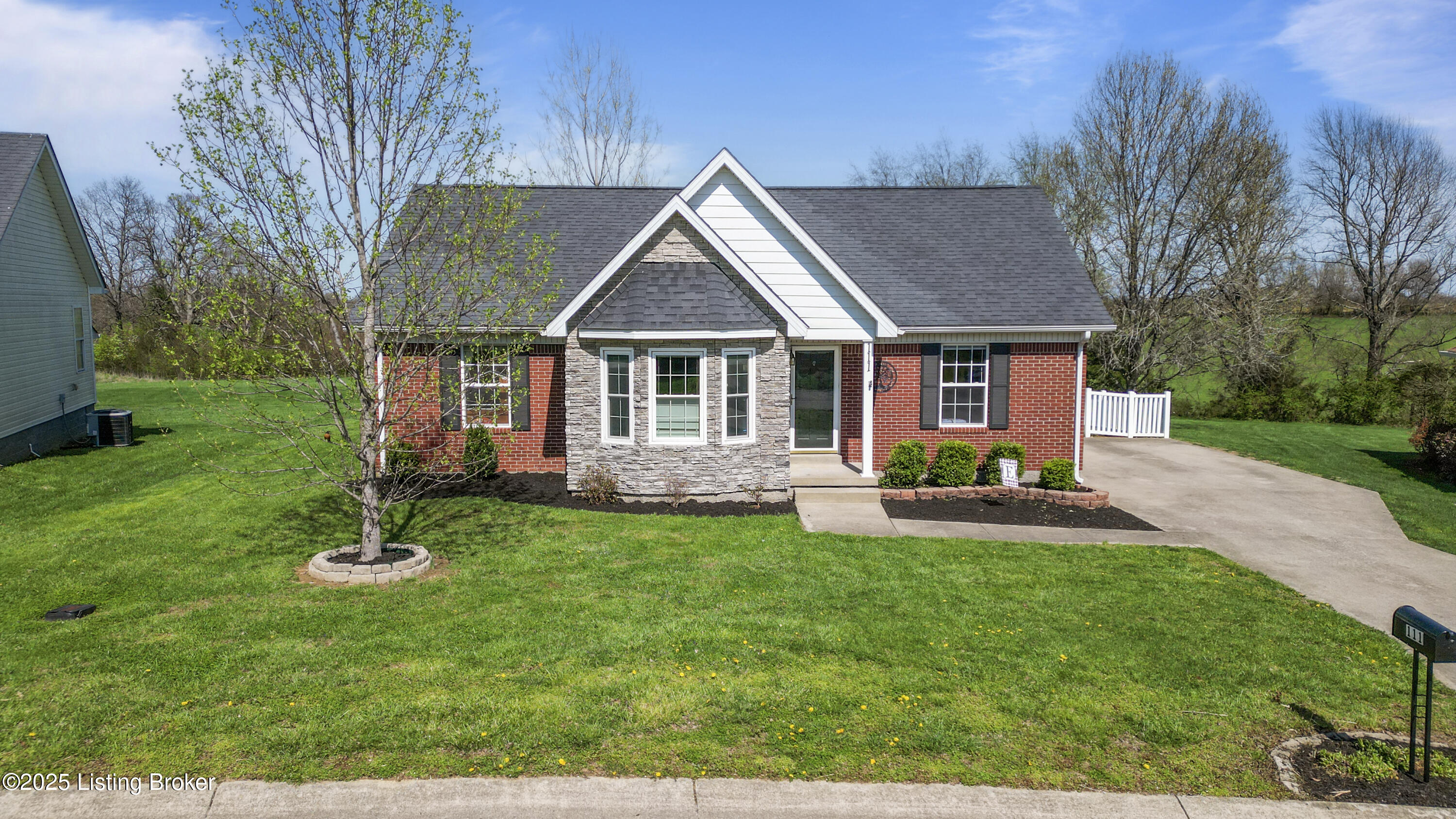 111 Tulip Dr, Bardstown, Kentucky image 2