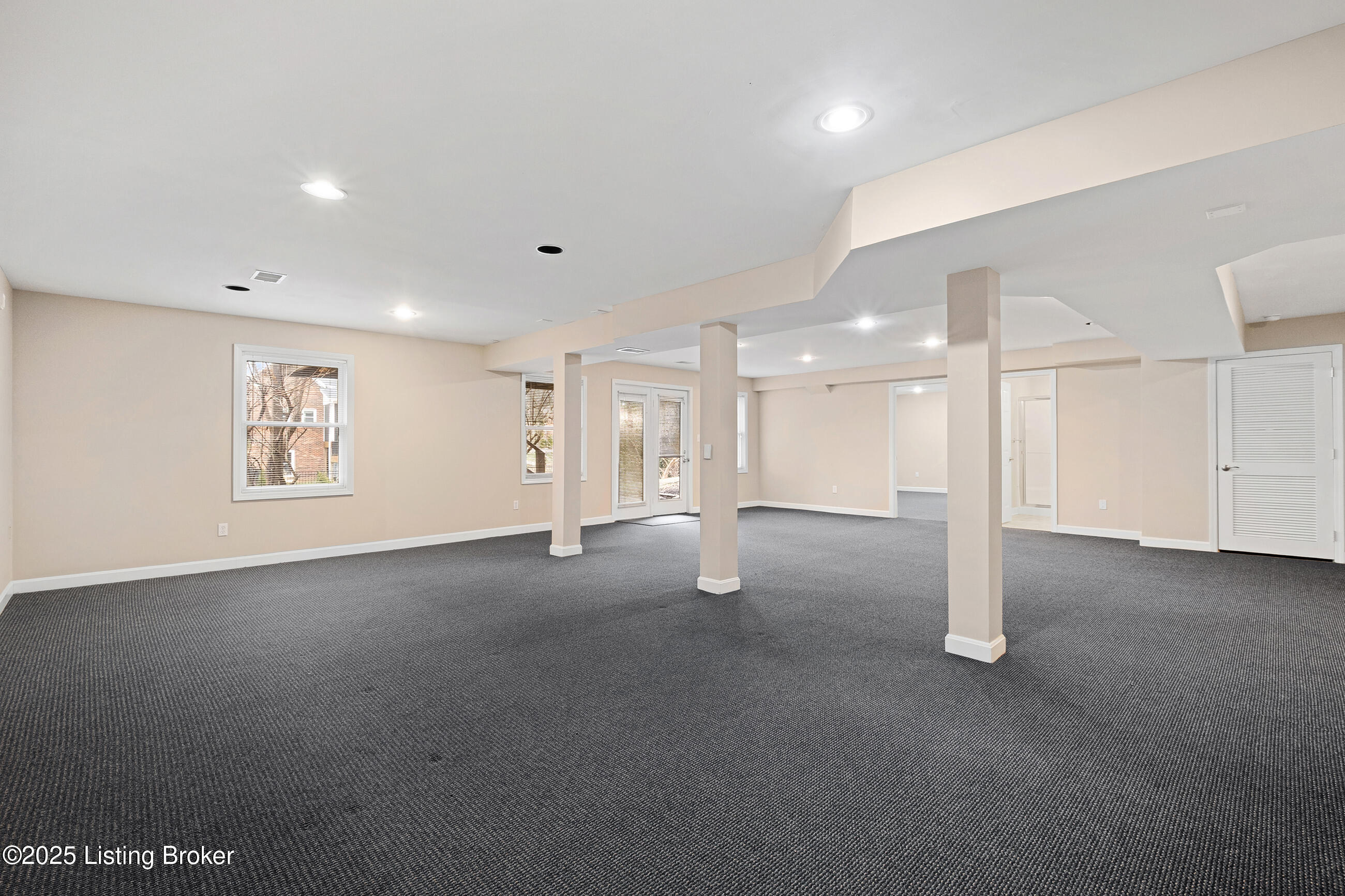 7008 Wooded Meadow Rd, Louisville, Kentucky image 37