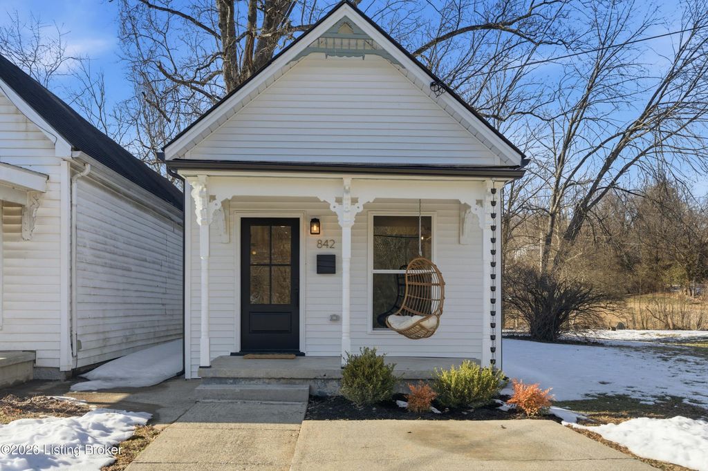 Photo of 842 Kentucky Ave, Frankfort, KY 40601 (MLS # 1709091)