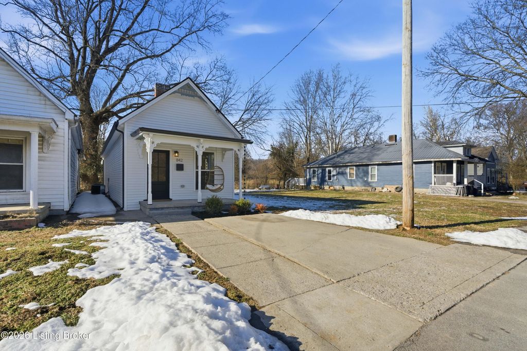 Photo of 842 Kentucky Ave, Frankfort, KY 40601 (MLS # 1709091)