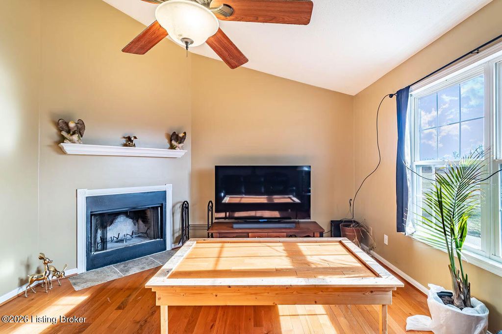 Photo of 136 Hanlon Ct, Bedford, KY 40006 (MLS # 1706716)