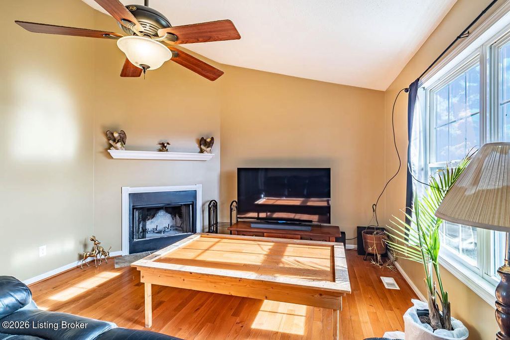 Photo of 136 Hanlon Ct, Bedford, KY 40006 (MLS # 1706716)