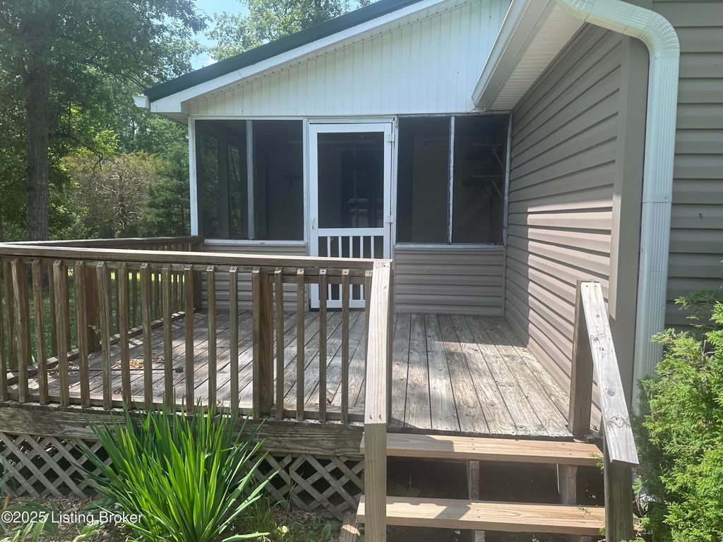 Photo of 270 Foxwood Cir, Leitchfield, KY 42754 (MLS # 1712454)