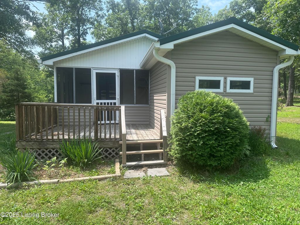 Photo of 270 Foxwood Cir, Leitchfield, KY 42754 (MLS # 1712454)