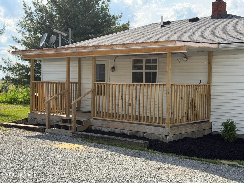 Photo of 3627 Bethlehem Rd, Pleasureville, KY 40057 (MLS # 1716331)
