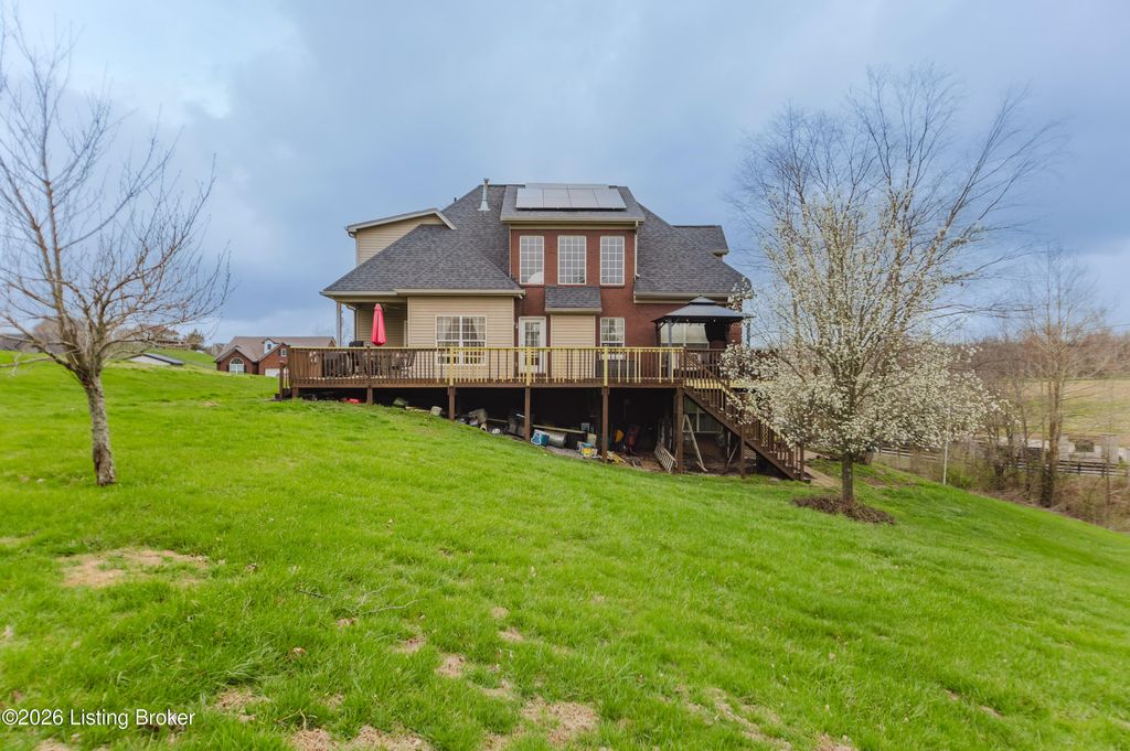 Photo of 33 River Heights Blvd, Taylorsville, KY 40071 (MLS # 1711732)