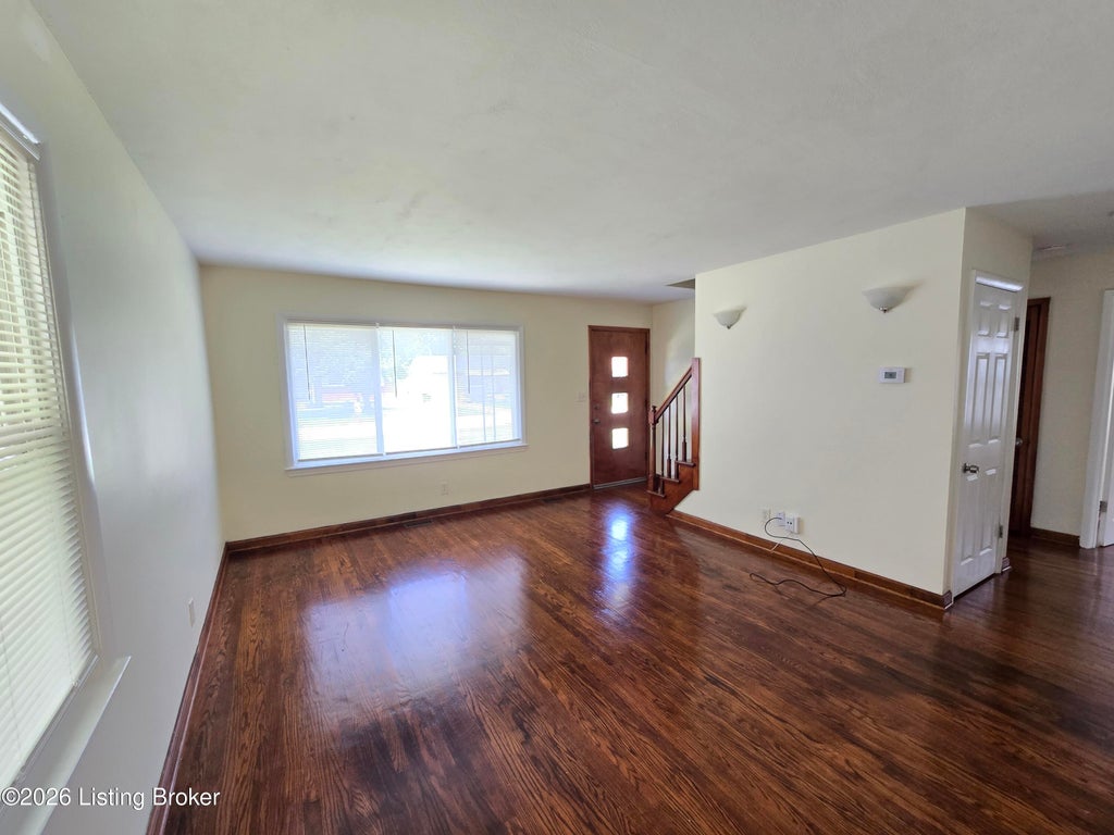 Photo of 1714 Colony Ct, Louisville, KY 40216 (MLS # 1730413)