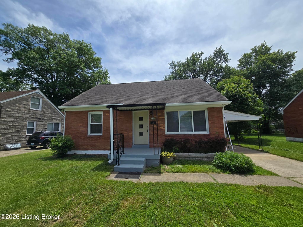 Photo of 1714 Colony Ct, Louisville, KY 40216 (MLS # 1730413)