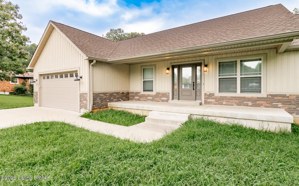 Photo of 369 Meadowview Dr, Elizabethtown, KY 42701 (MLS # 1731447)