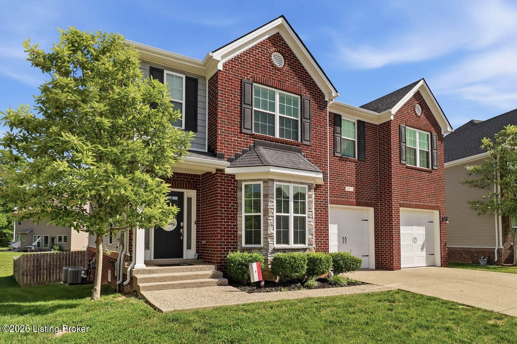 Photo of 2011 Carabiner Way, Louisville, KY 40245 (MLS # 1728817)