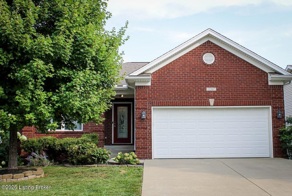 Photo of 12307 Amber Woods Ct, Louisville, KY 40245 (MLS # 1725911)