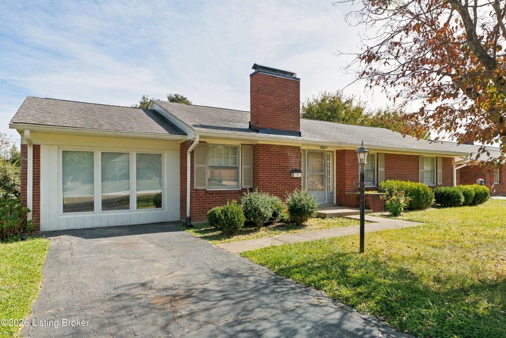 Photo of 921 Ashland Ave, Shelbyville, KY 40065 (MLS # 1731603)