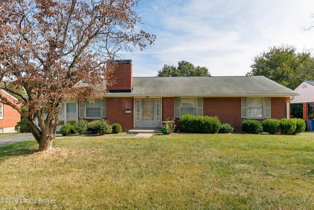 Photo of 921 Ashland Ave, Shelbyville, KY 40065 (MLS # 1731603)