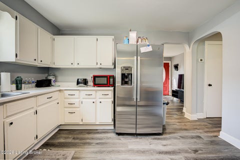 Tiny photo for 5003 Feys Dr, Louisville, KY 40216 (MLS # 1729631)