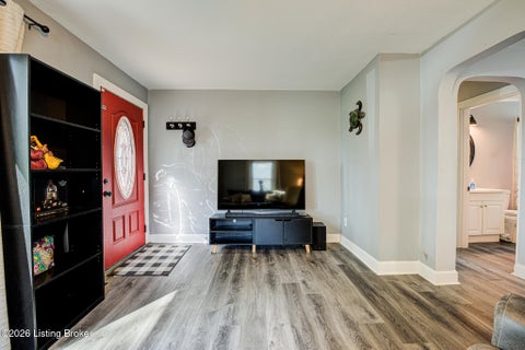 Tiny photo for 5003 Feys Dr, Louisville, KY 40216 (MLS # 1729631)