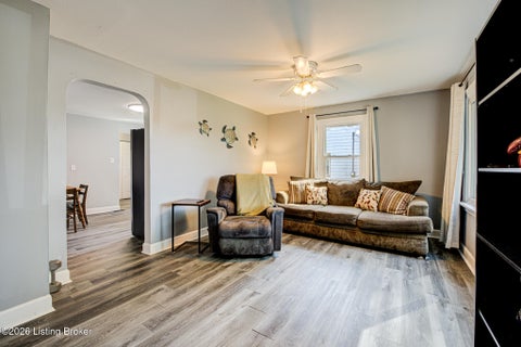 Tiny photo for 5003 Feys Dr, Louisville, KY 40216 (MLS # 1729631)