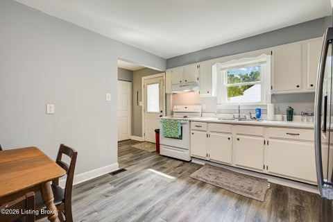 Tiny photo for 5003 Feys Dr, Louisville, KY 40216 (MLS # 1729631)