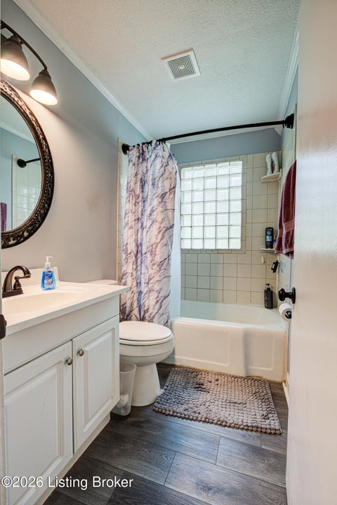 Tiny photo for 5003 Feys Dr, Louisville, KY 40216 (MLS # 1729631)