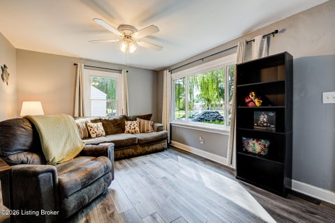 Tiny photo for 5003 Feys Dr, Louisville, KY 40216 (MLS # 1729631)
