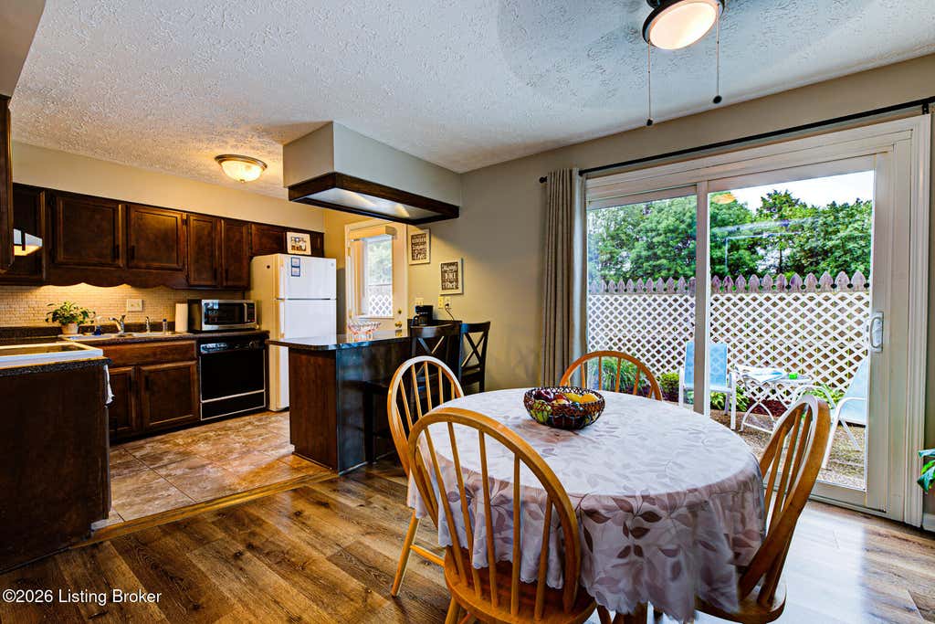 Photo of 2969 Six Mile Ln, Louisville, KY 40220 (MLS # 1727005)