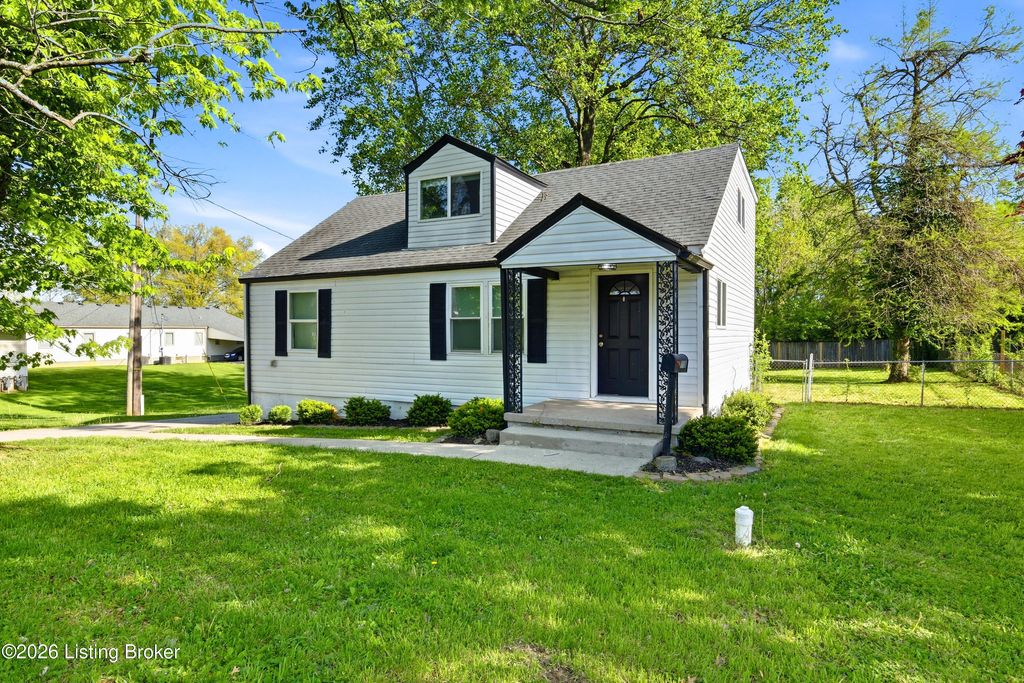 Photo of 116 Fairview Ct, Eminence, KY 40019 (MLS # 1715212)